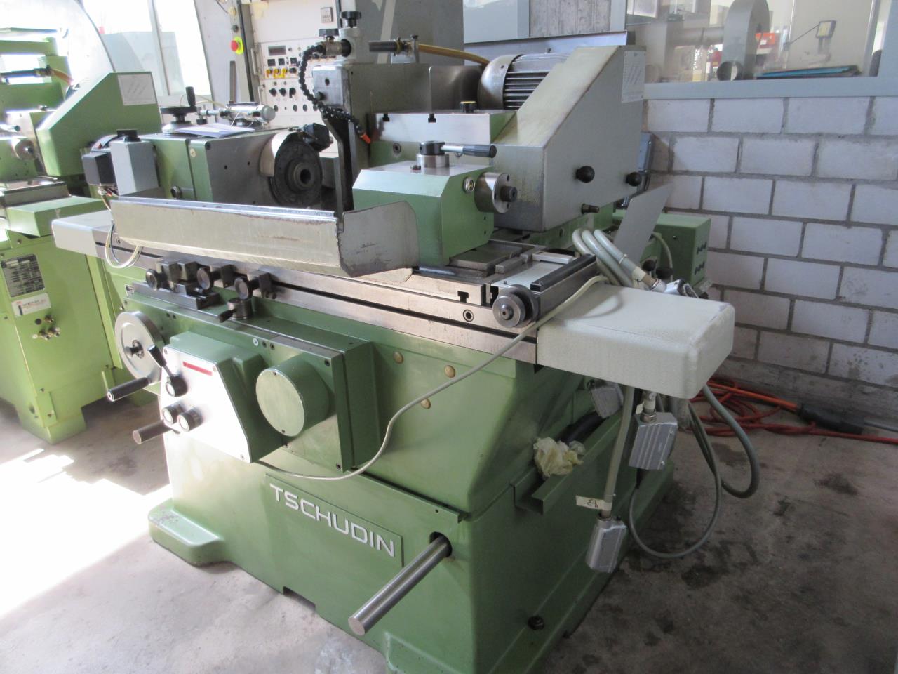 Cylindrical Grinders/TSCHUDIN  HTG 412