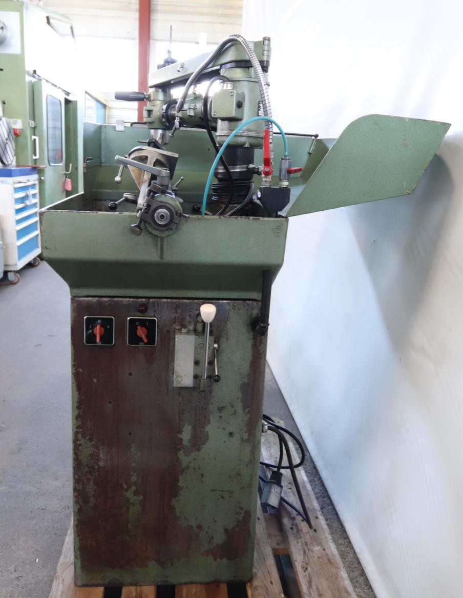 Tool & Cutter Grinders/STRAMA  100